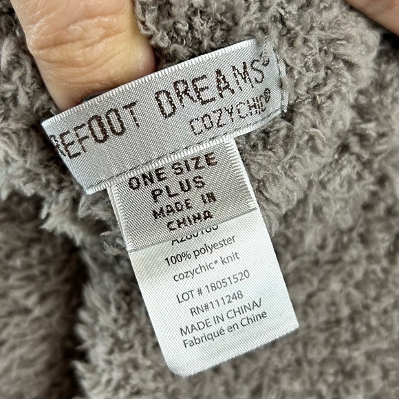 Barefoot Dreams Cozy chic beach poncho fringe one plus size fits most EUC - Picture 12 of 17